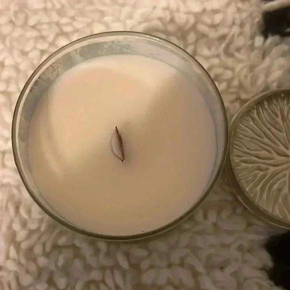 New CLCo by Candle-lite Wood Wick Scented Candles, Cattleya Orchid 14 oz. - Picture 5 of 5